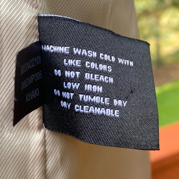 Ellen Tracy light trench coat w/ detachable hood, Excellent Condition, - Picture 6 of 16